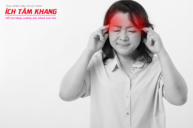 Đau đầu, chóng mặt là triệu chứng cao huyết áp đột ngột 
